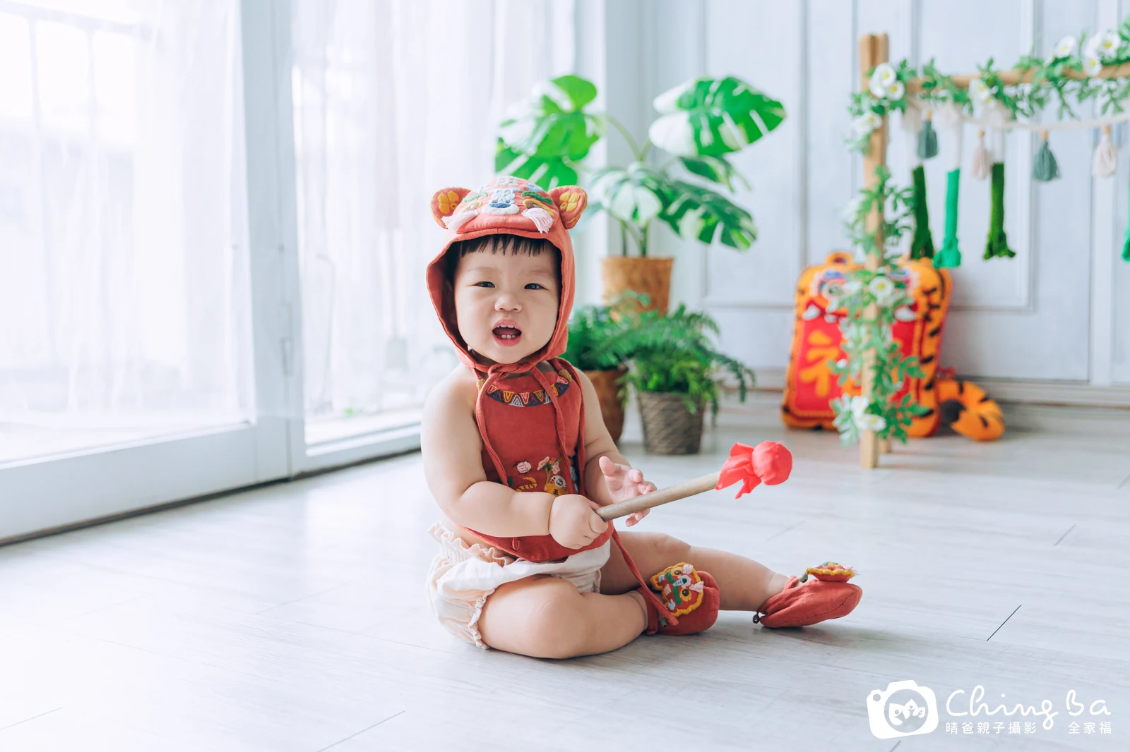 Q比周歲抓周儀式的紀錄（2025 年秋季）