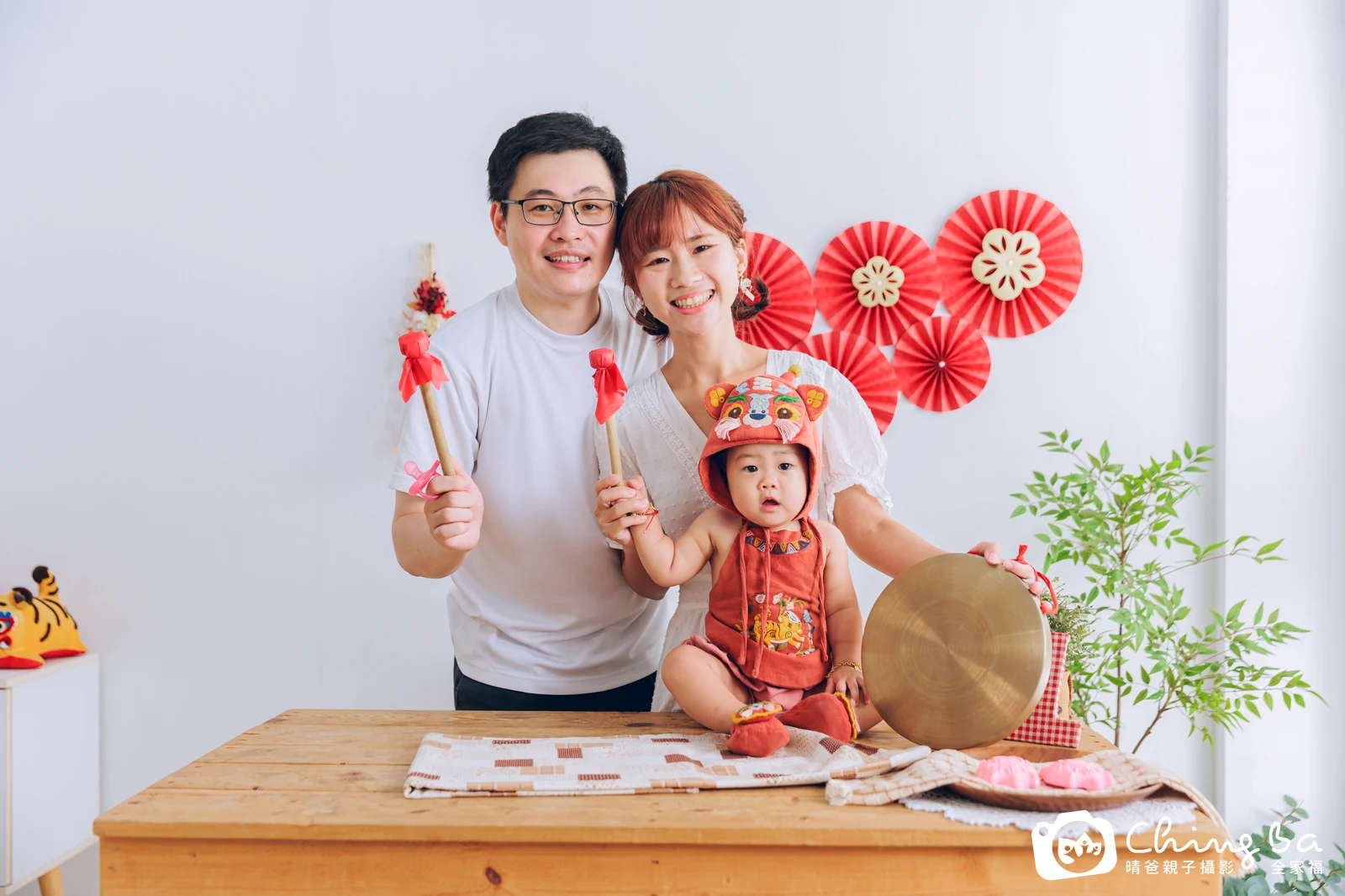 蛋仔在台中拍小家庭抓周的珍貴一刻