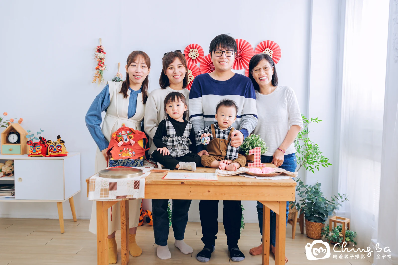 小家庭抓周拍作品｜2025 年冬季｜晴爸親子攝影