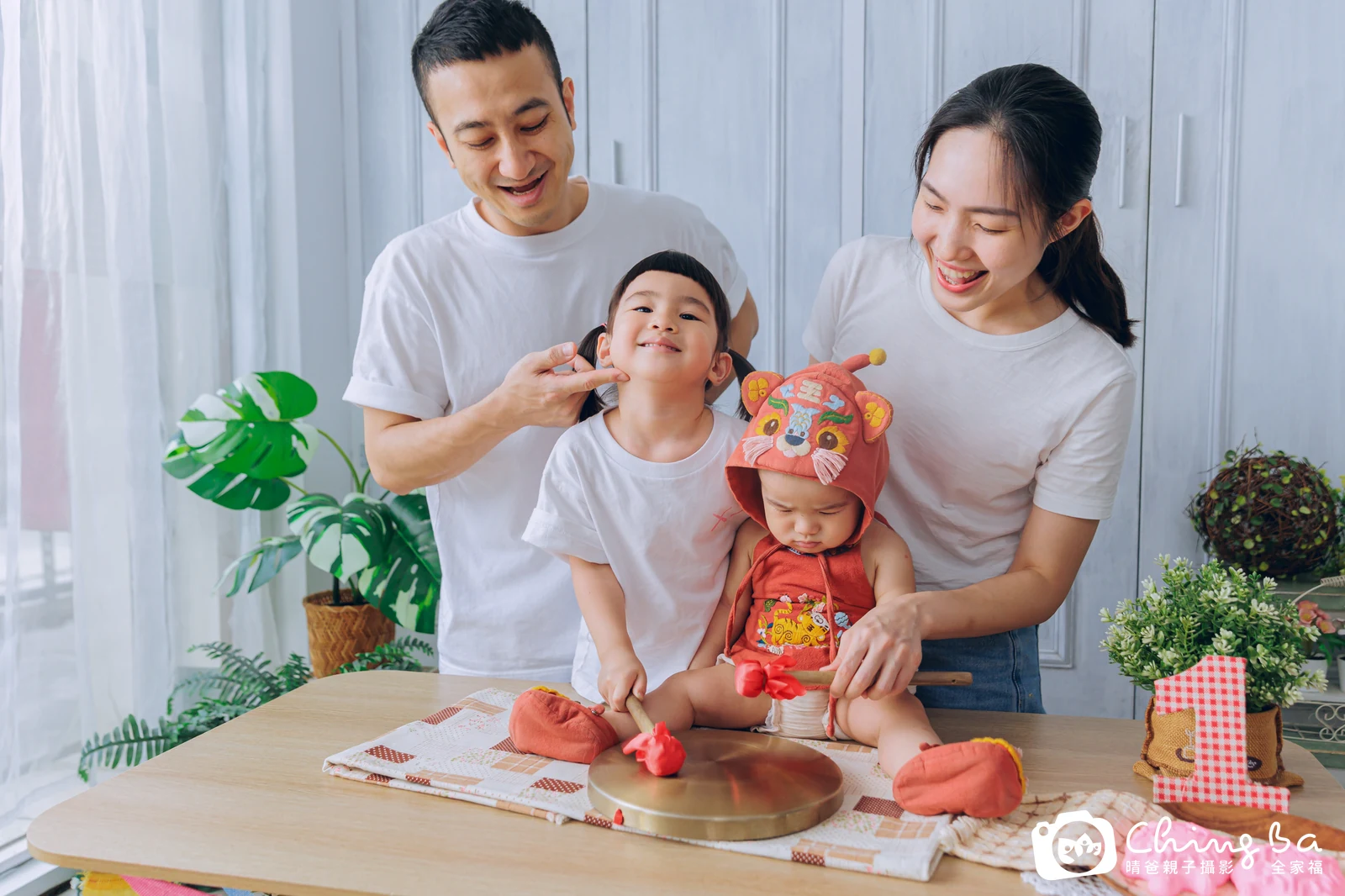 小家庭抓周拍作品|2025 年夏季|晴爸親子攝影