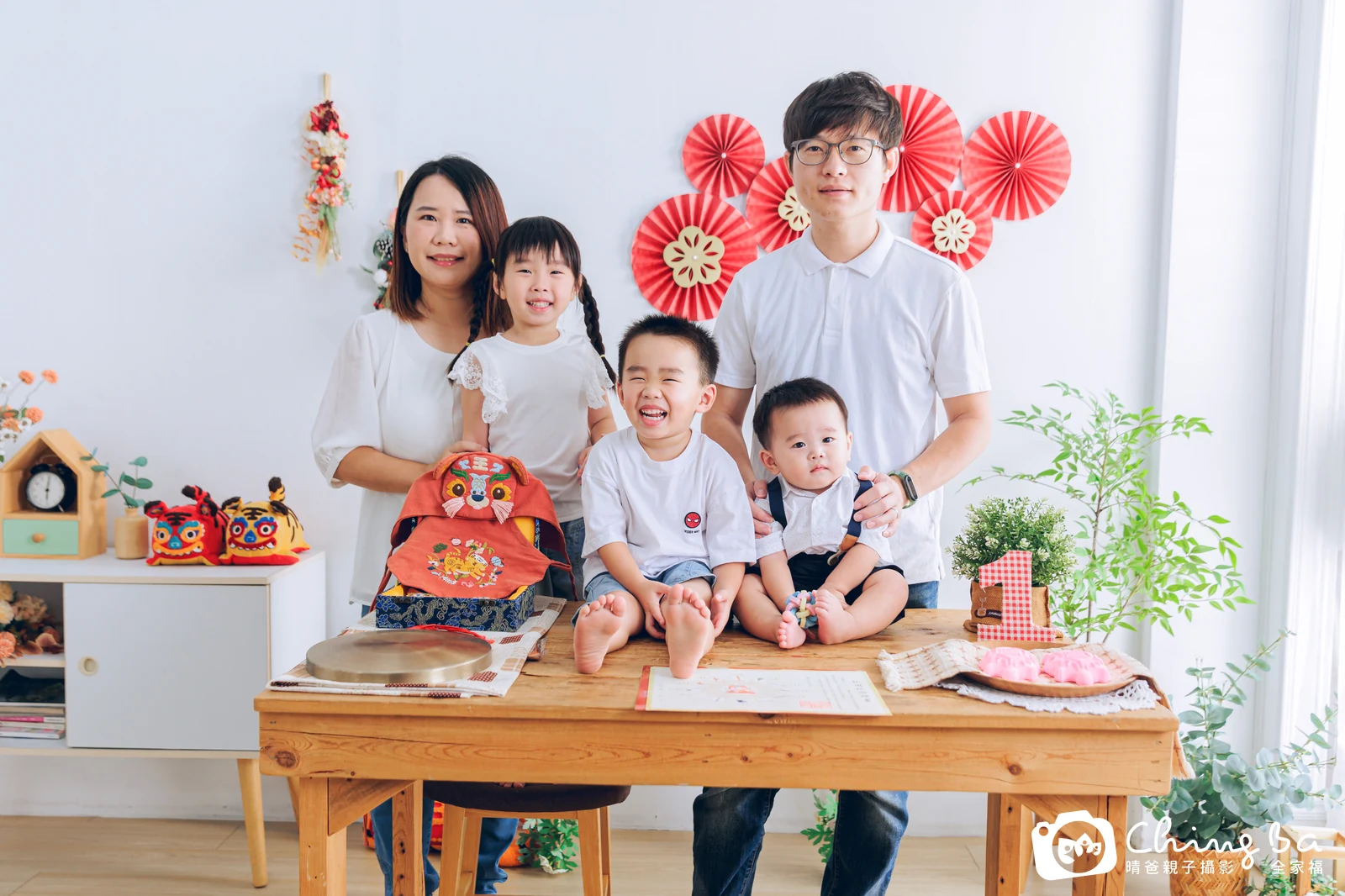 小家庭抓周拍作品｜2025 年秋季｜晴爸親子攝影