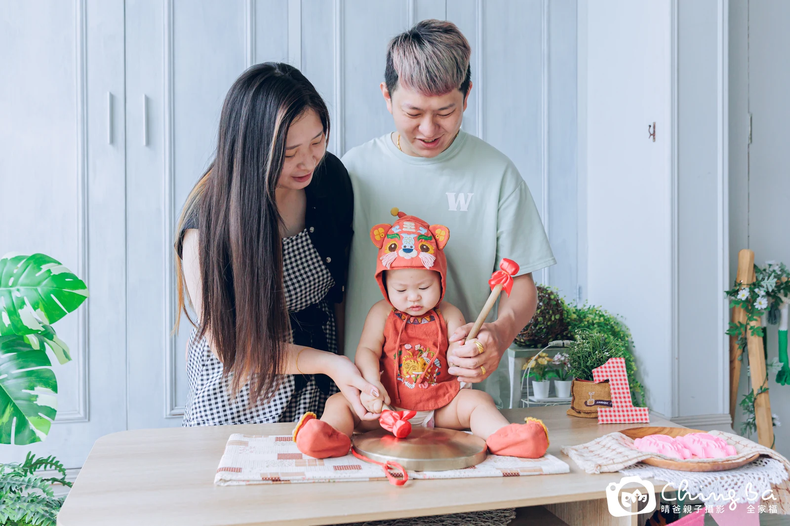 小家庭抓周拍作品|2024 年冬季|晴爸親子攝影