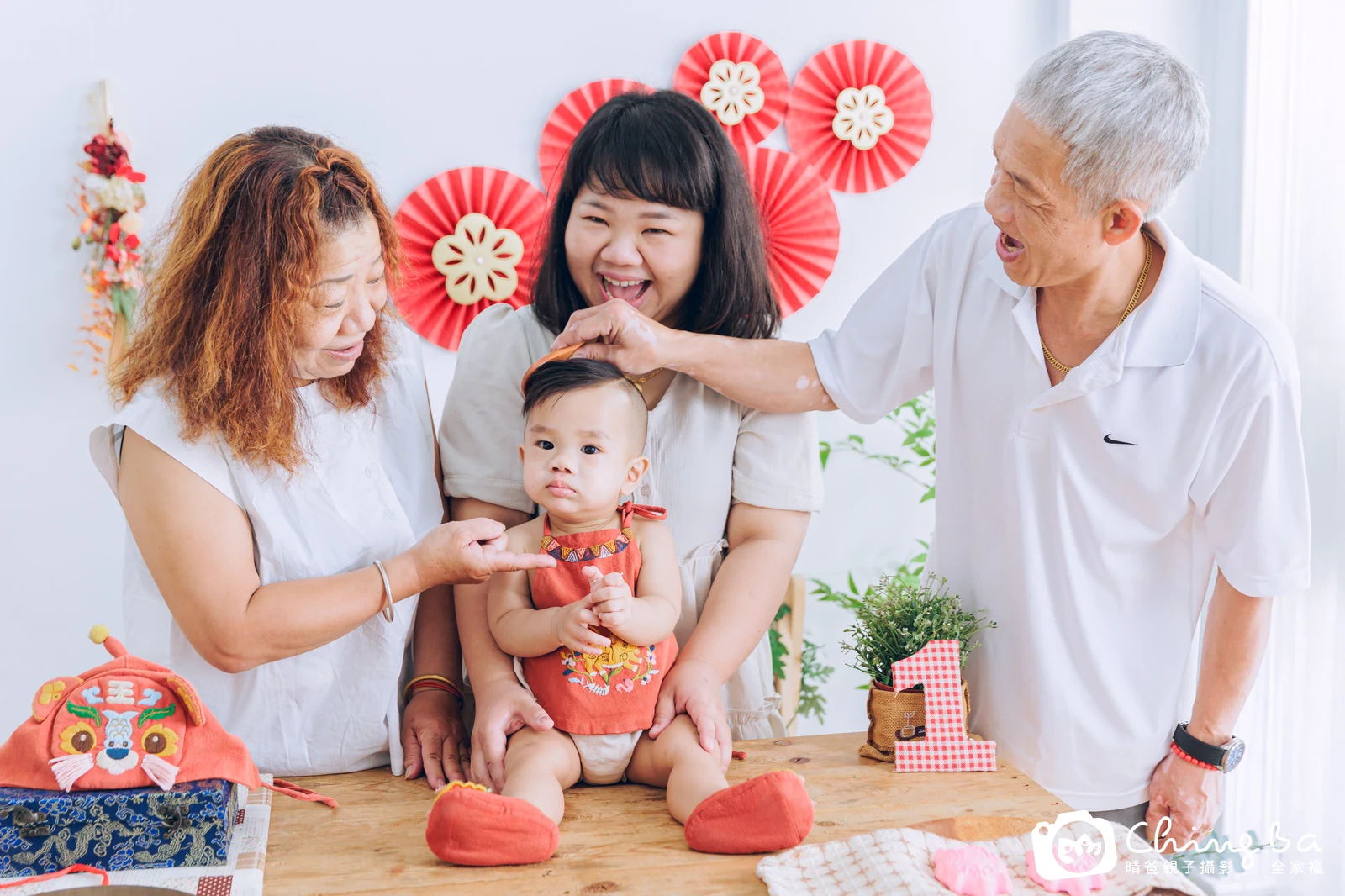 旂旂周歲抓周儀式的紀錄（2024 年夏季）