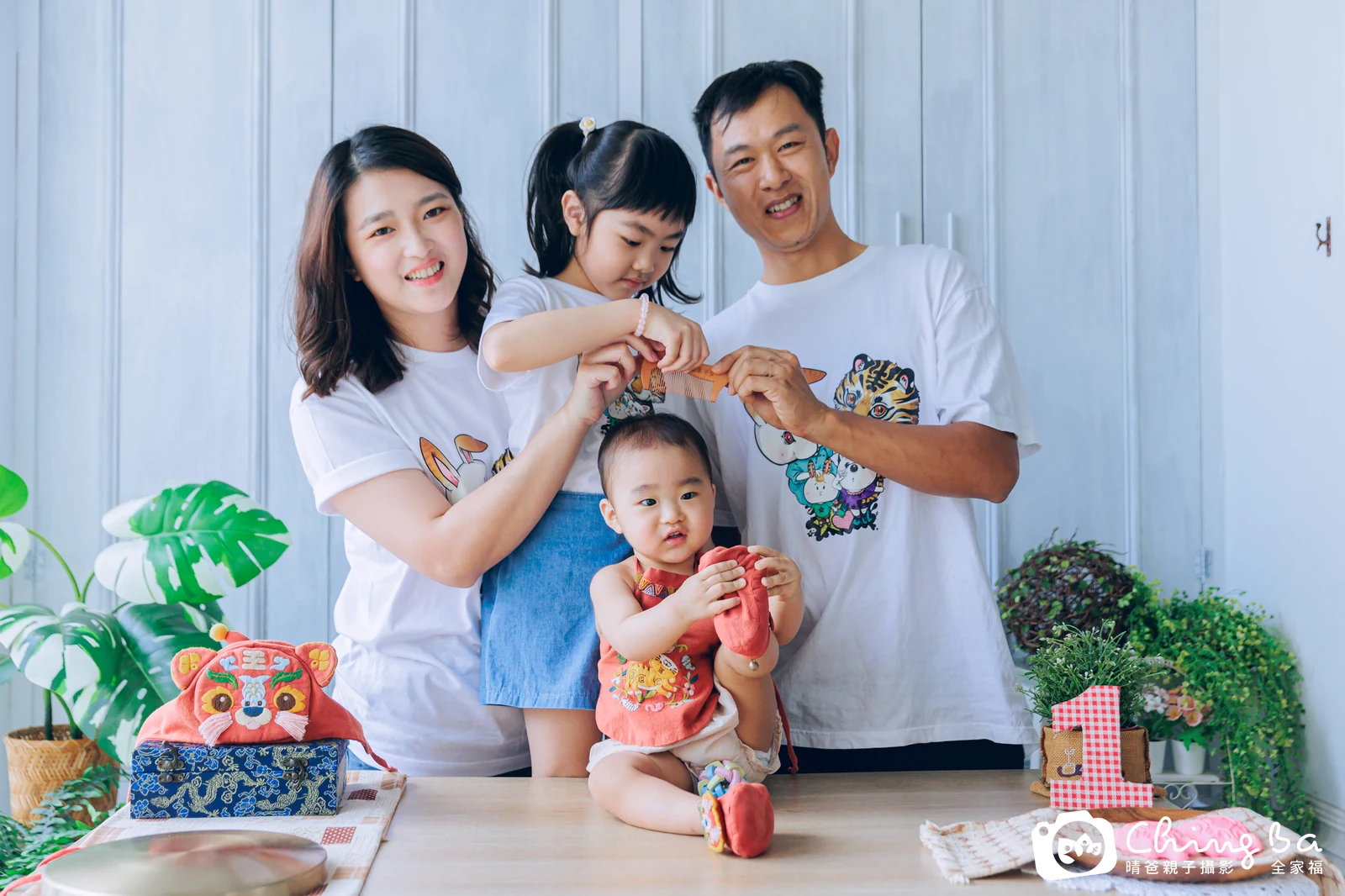 小家庭抓周拍作品|2024 年夏季|晴爸親子攝影