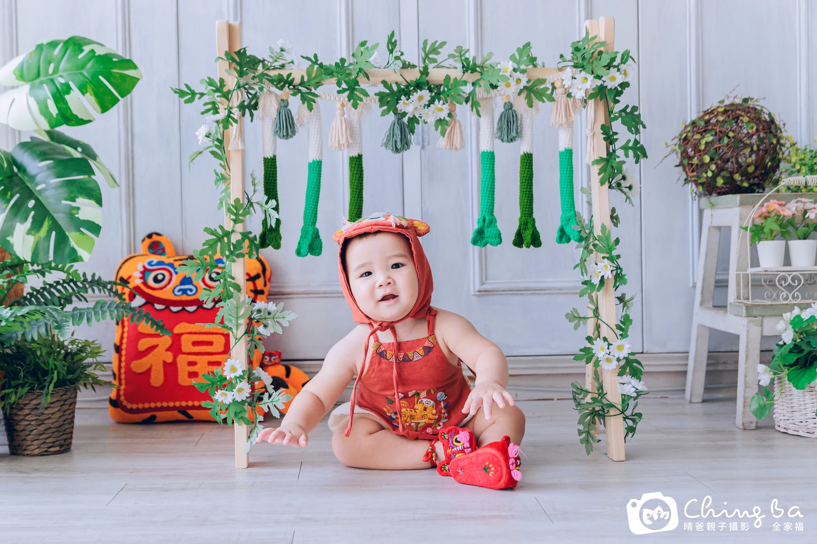 約 1 歲寶貝的芭樂籽拍抓周,2 大 1 小的周歲紀念