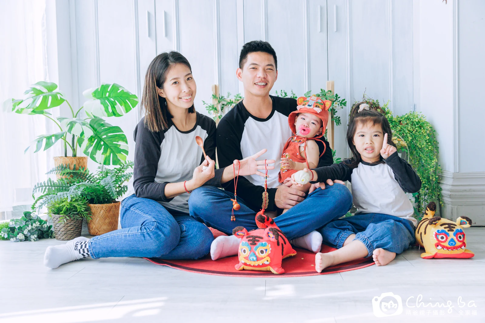 彤彤 1 歲寶貝 台中小家庭抓周紀念照｜晴爸親子攝影