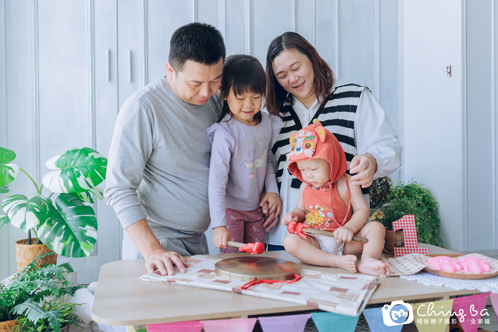 小家庭抓周拍作品｜2024 年冬季｜晴爸親子攝影