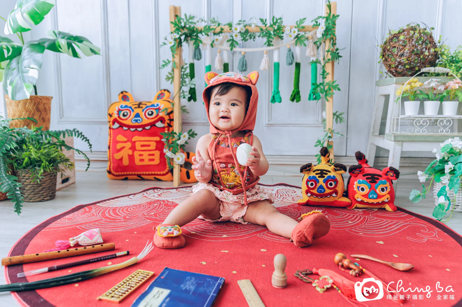 小家庭抓周拍作品|2025 年春季|晴爸親子攝影