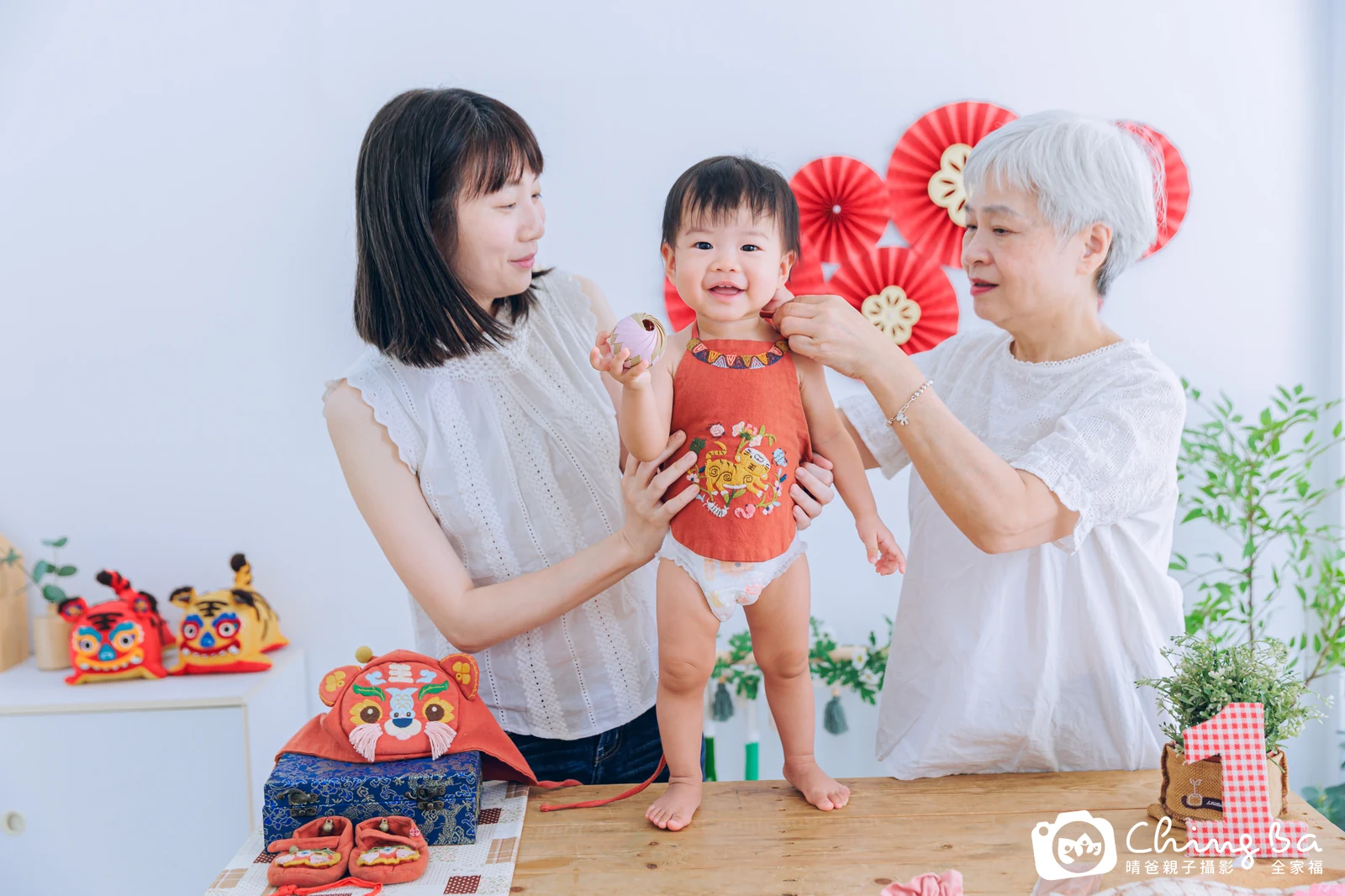 晴周歲抓周儀式的紀錄(2023 年冬季)