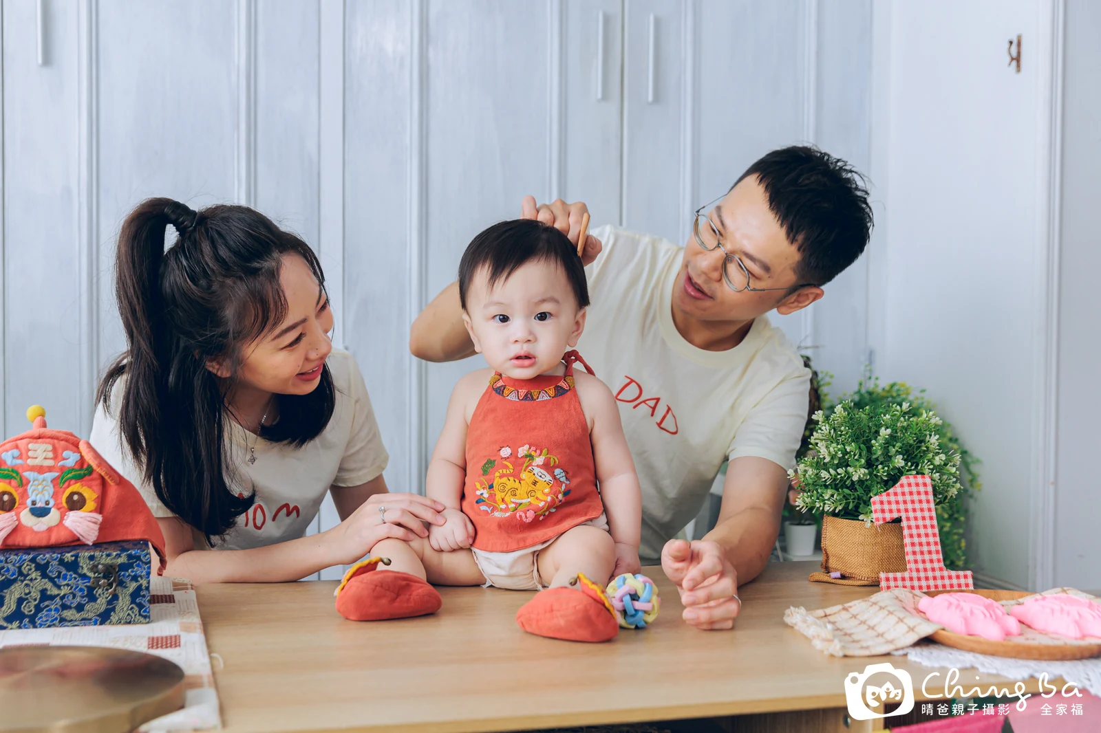 福寶周歲抓周儀式的紀錄（2025 年秋季）