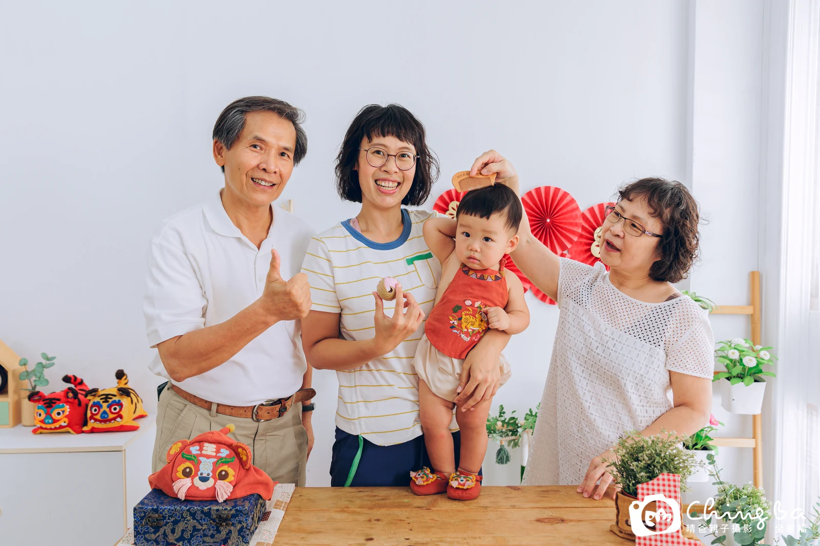 松松 1 歲寶貝 台中小家庭抓周紀念照｜晴爸親子攝影