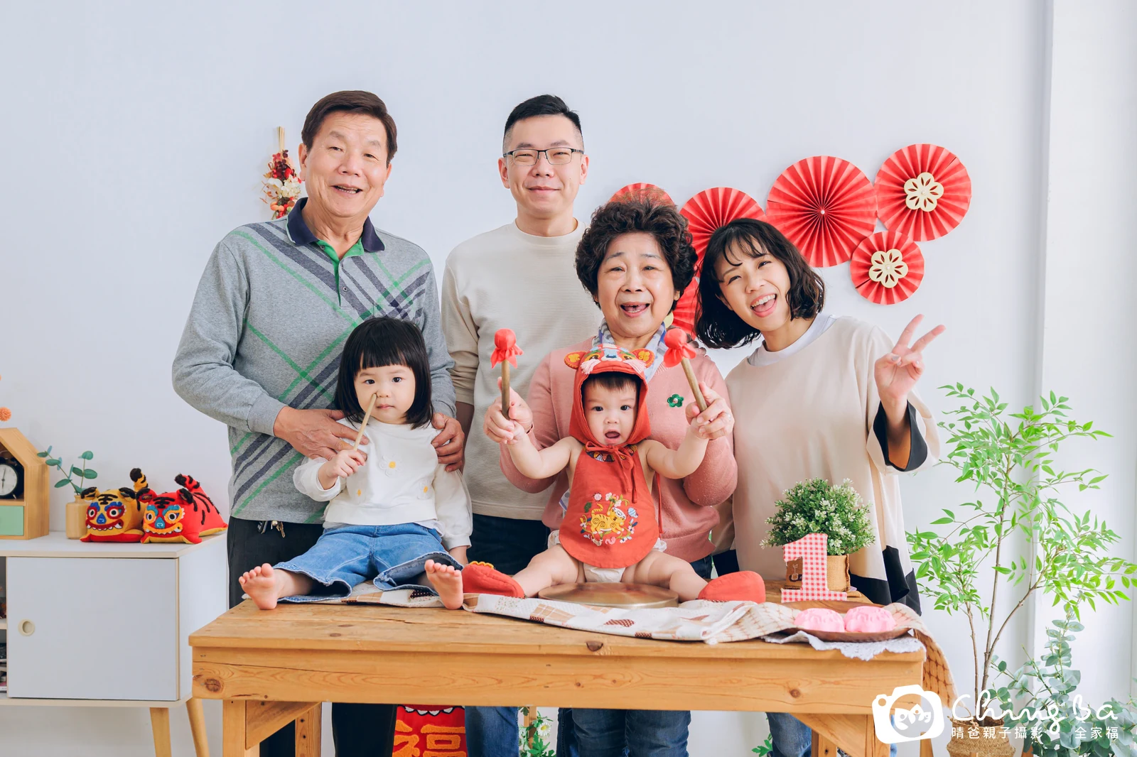 小家庭抓周拍作品｜2026 年春季｜晴爸親子攝影