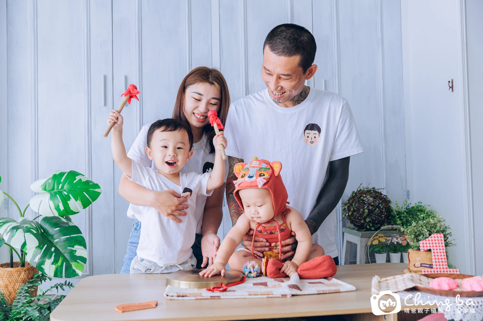 小家庭抓周拍作品|2024 年夏季|晴爸親子攝影