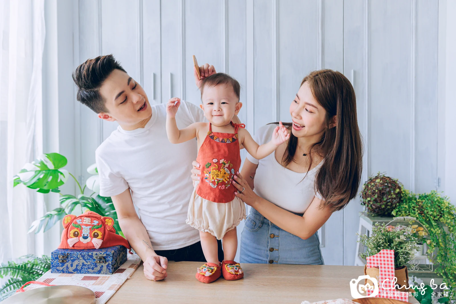 小家庭抓周拍作品|2023 年夏季|晴爸親子攝影