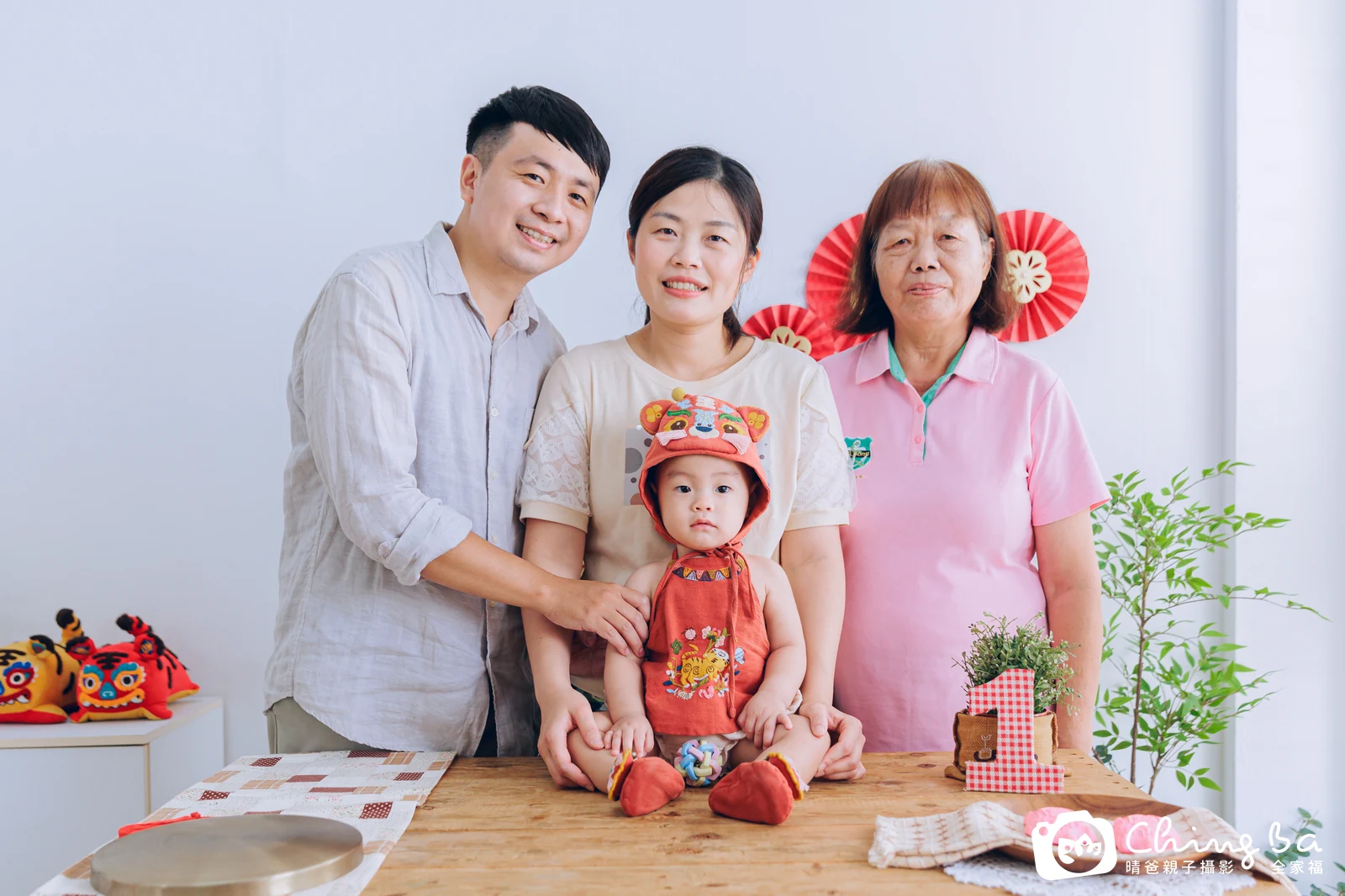 米米 1 歲寶貝 台中小家庭抓周紀念照｜晴爸親子攝影
