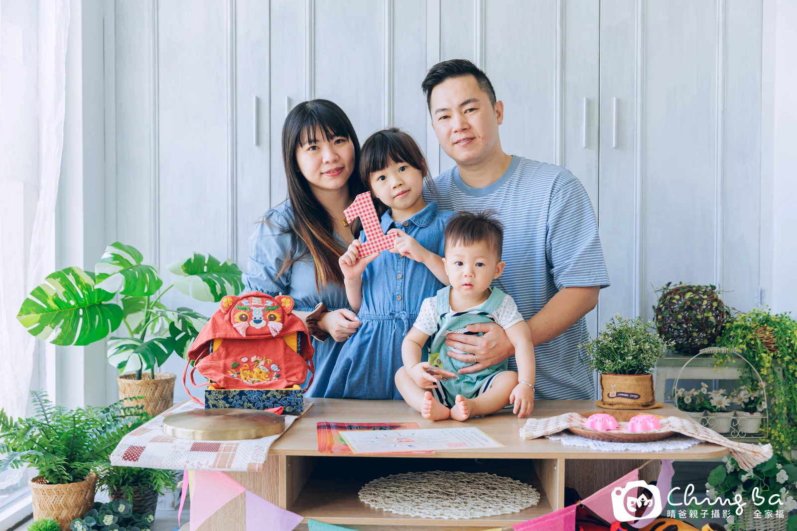 小家庭抓周拍作品|2022 年秋季|晴爸親子攝影