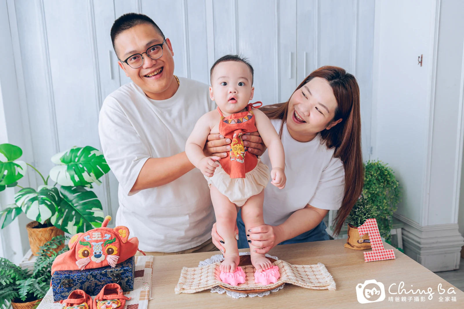 利 約 1 歲寶貝 台中小家庭抓周紀念照｜晴爸親子攝影