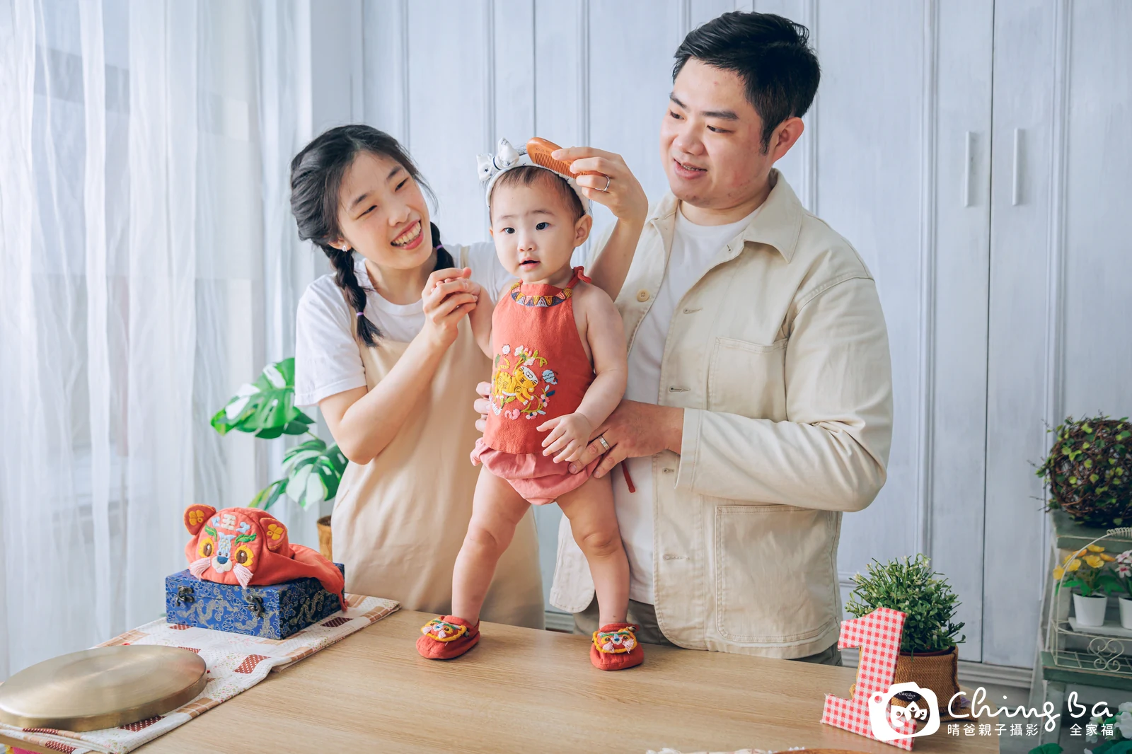 小家庭抓周拍作品|2025 年春季|晴爸親子攝影