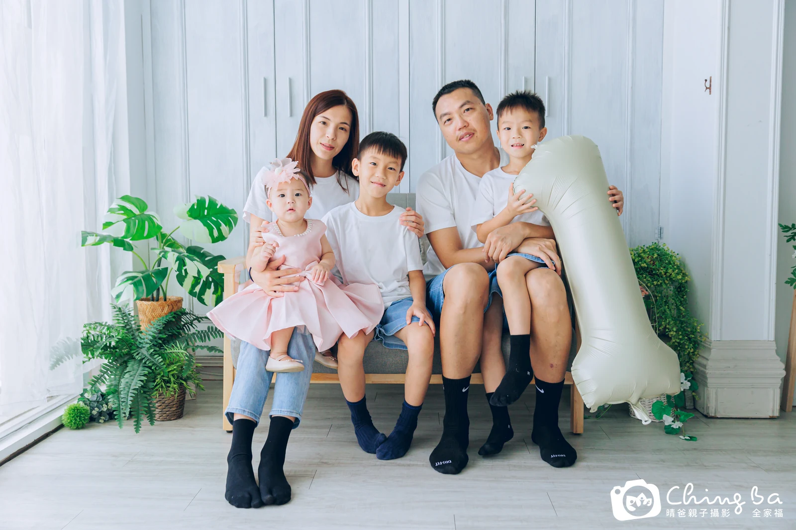 小家庭抓周拍作品|2023 年秋季|晴爸親子攝影