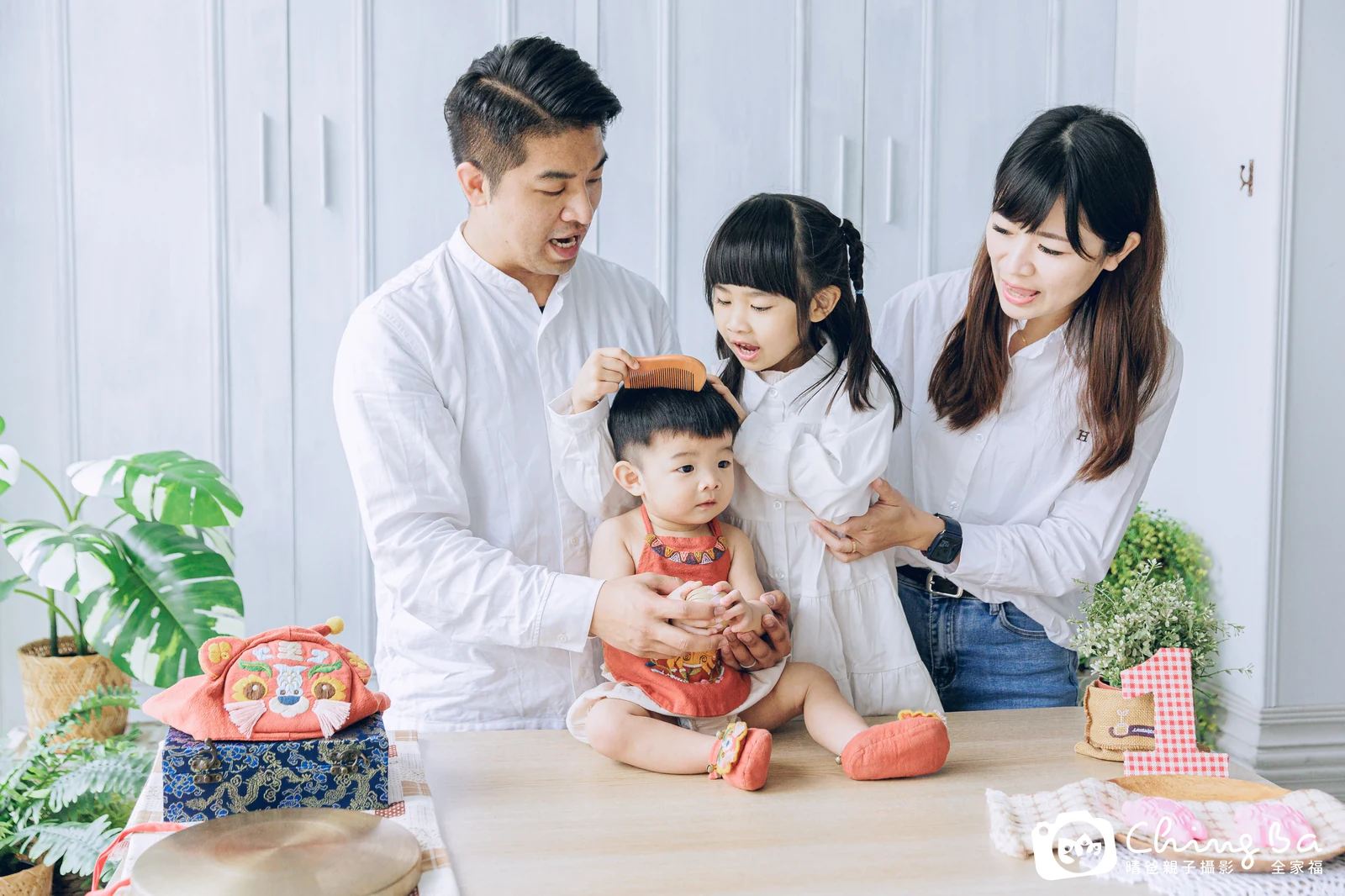 小家庭抓周拍作品|2022 年冬季|晴爸親子攝影