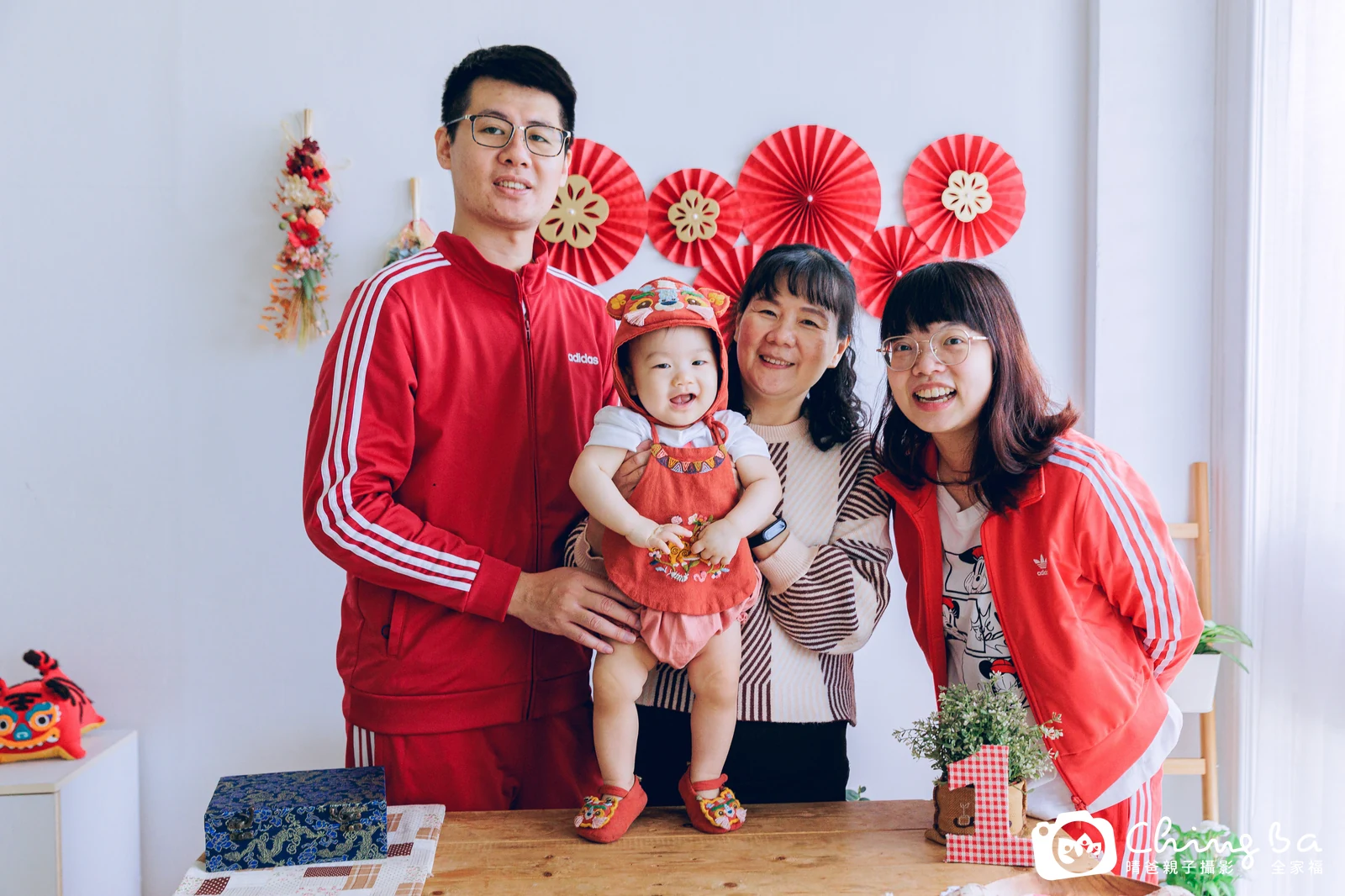 小家庭抓周拍作品|2022 年冬季|晴爸親子攝影