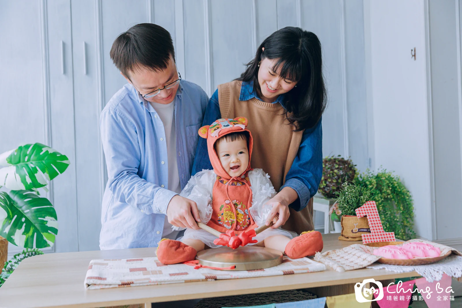 小家庭抓周拍作品|2025 年冬季|晴爸親子攝影