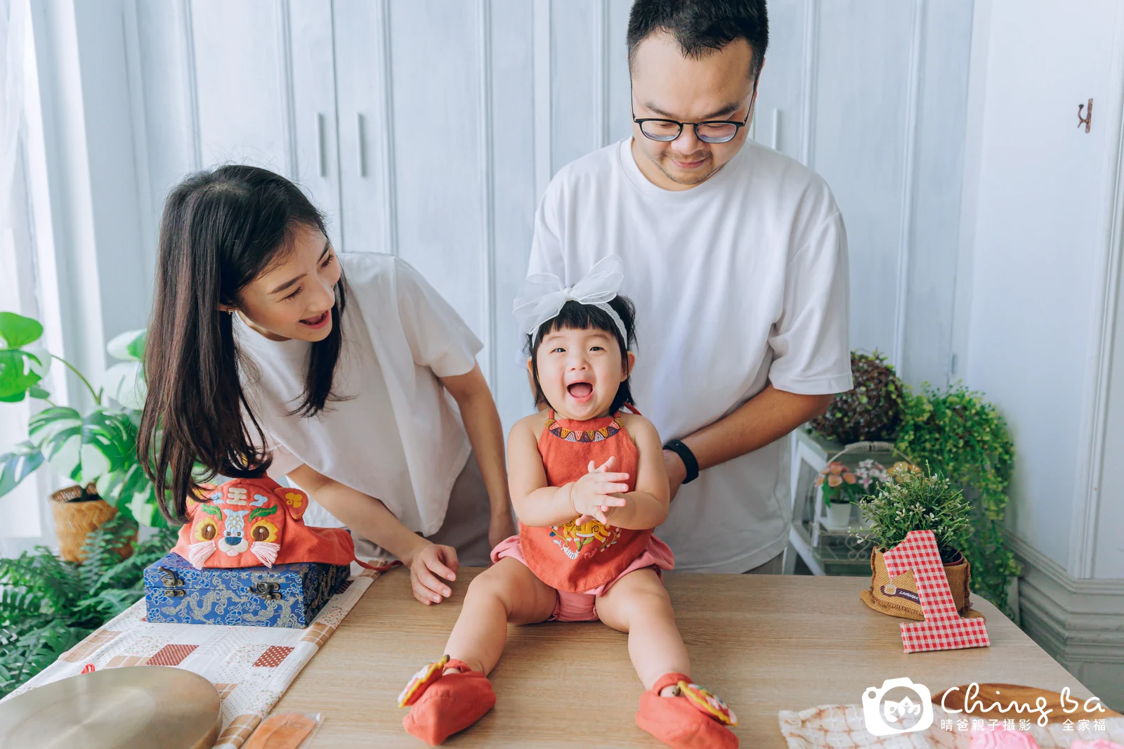 小栗子 1 歲寶貝 台中小家庭抓周紀念照｜晴爸親子攝影