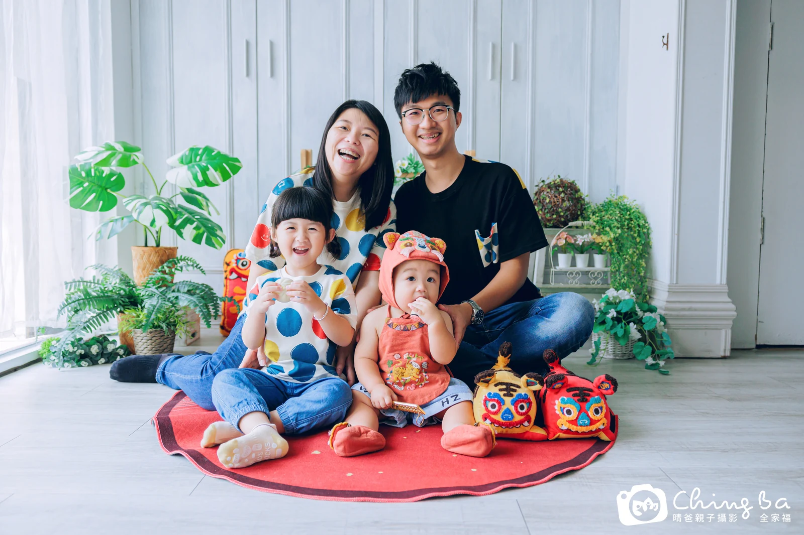 小家庭抓周拍作品｜2025 年秋季｜晴爸親子攝影