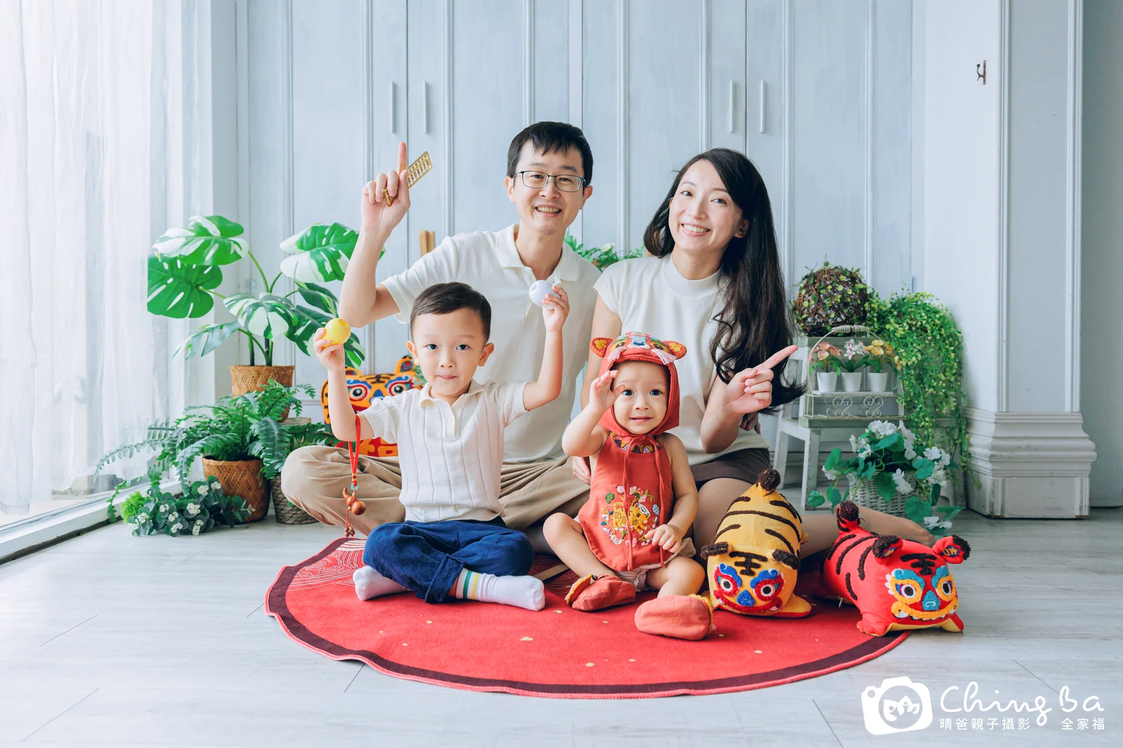 小家庭抓周拍作品｜2025 年秋季｜晴爸親子攝影