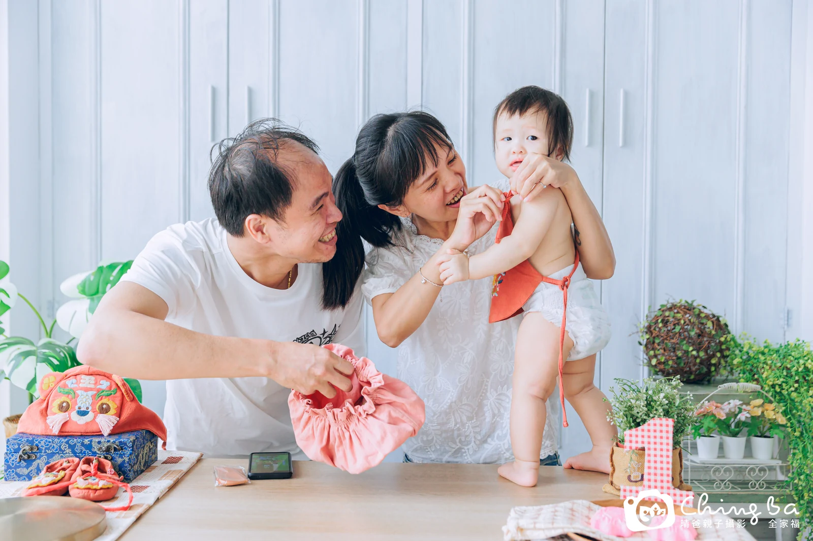 小妞妞周歲抓周儀式的紀錄(2023 年秋季)