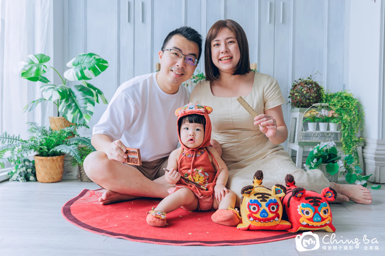 1 歲寶貝的云云拍抓周,2 大 1 小的周歲紀念