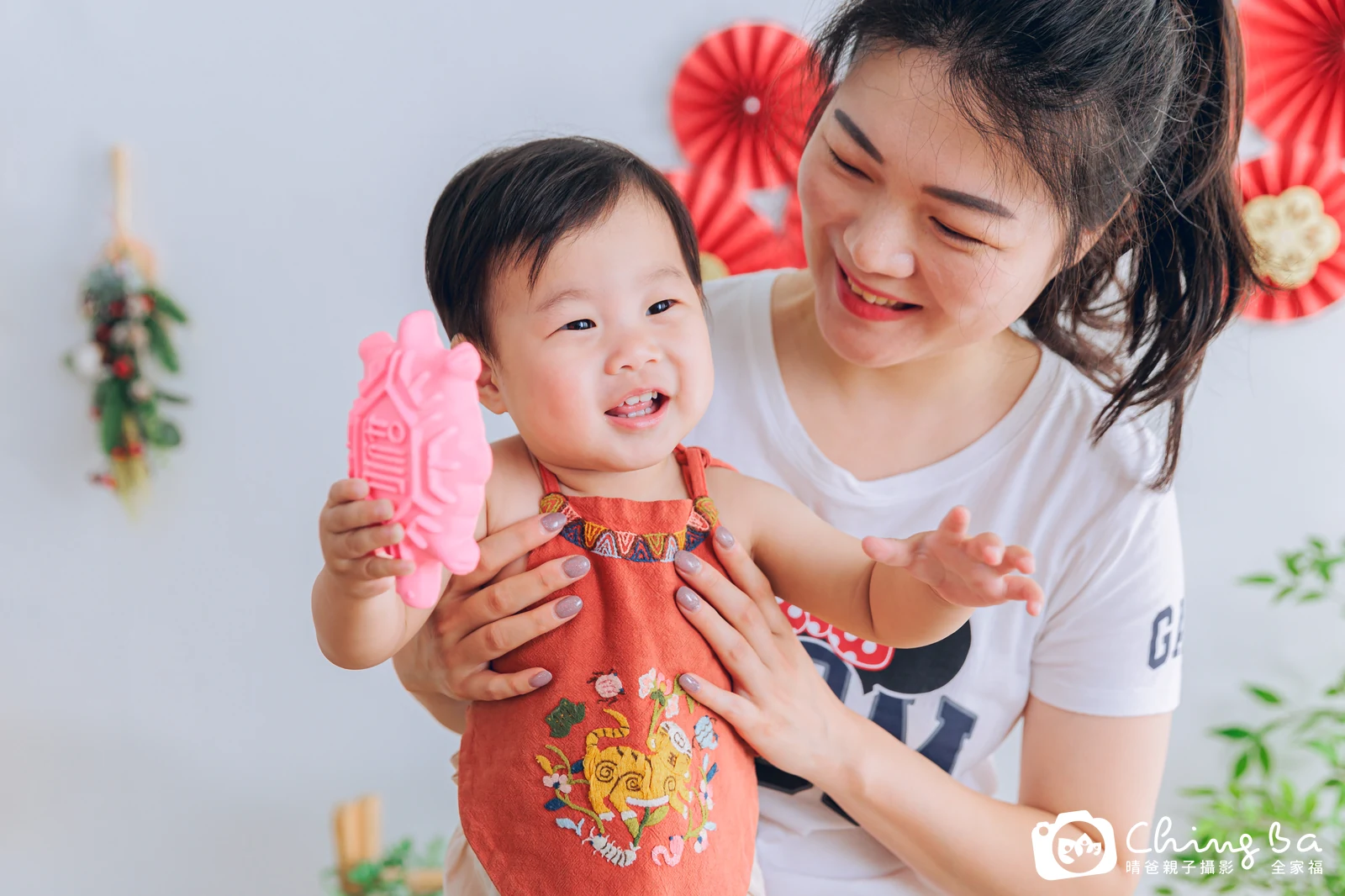 小家庭抓周拍作品|2025 年夏季|晴爸親子攝影