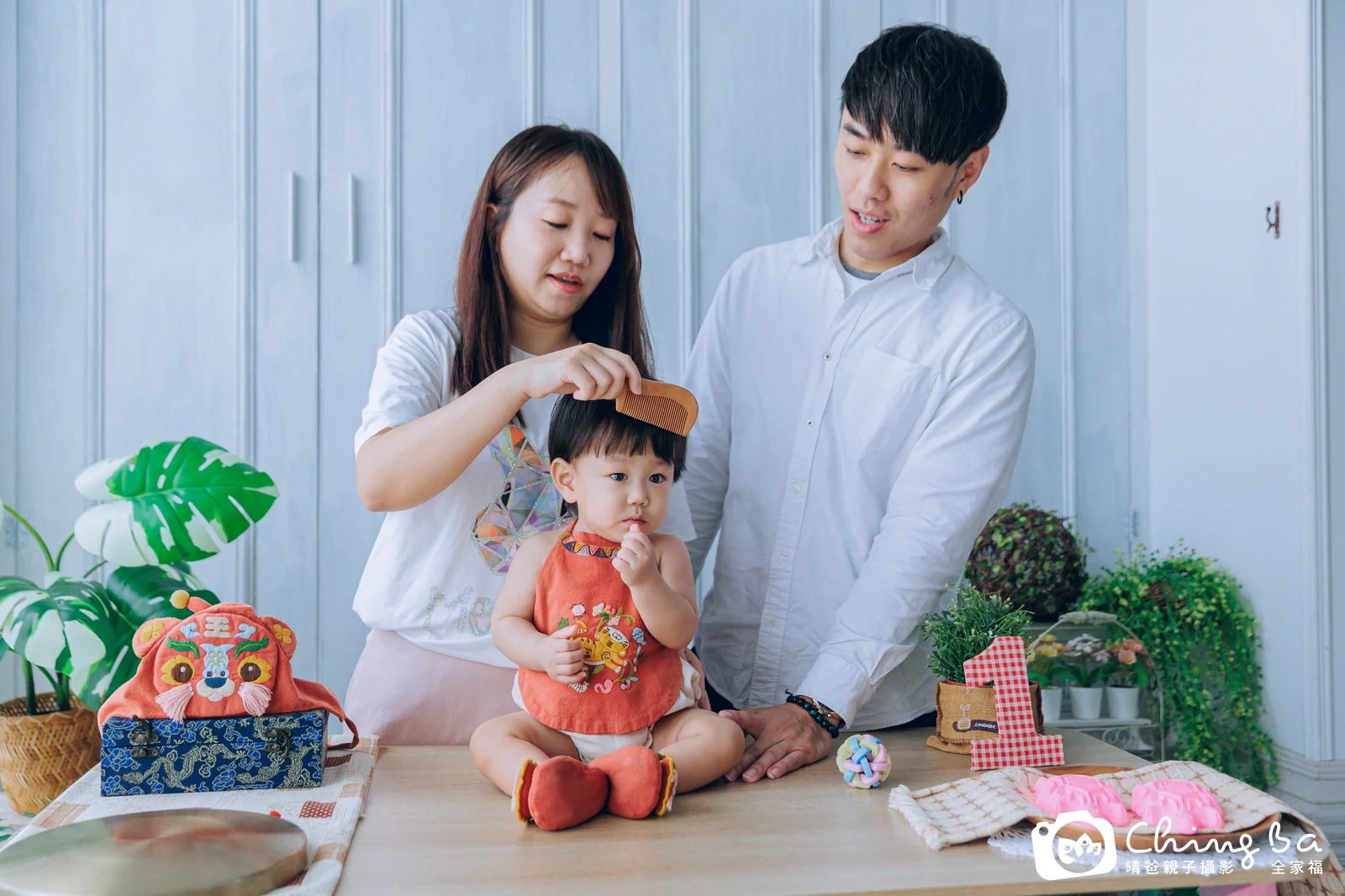 豪豪在台中拍小家庭抓周的珍貴一刻