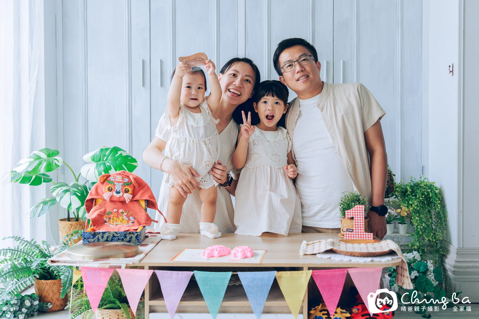 香香 1 歲 1 個月寶貝 台中小家庭抓周紀念照｜晴爸親子攝影