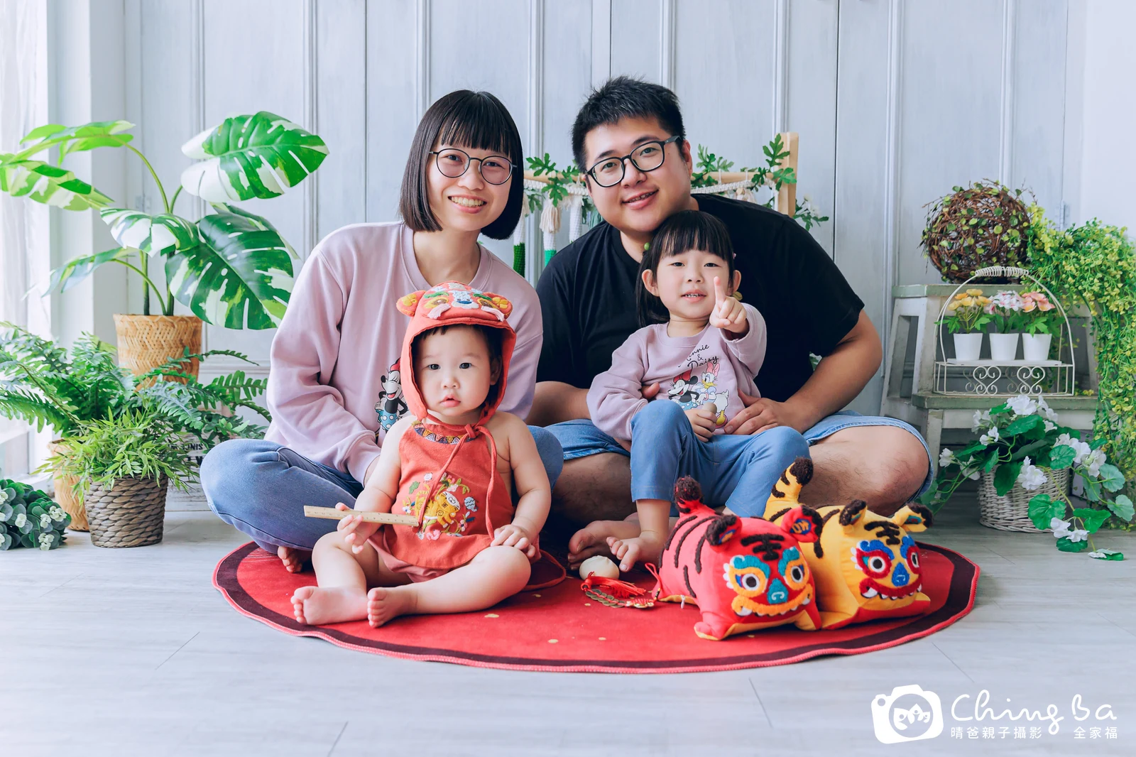 妞妞周歲抓周儀式的紀錄（2023 年春季）