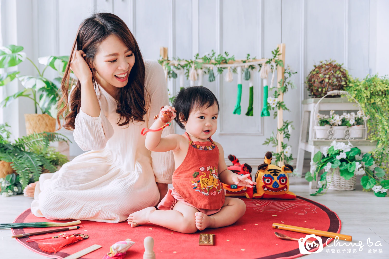 裴裴 1 歲寶貝 台中小家庭抓周紀念照｜晴爸親子攝影
