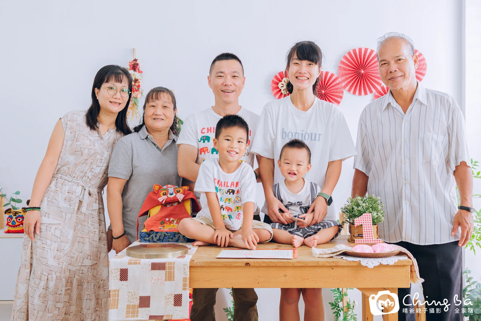 小家庭抓周拍作品｜2025 年秋季｜晴爸親子攝影