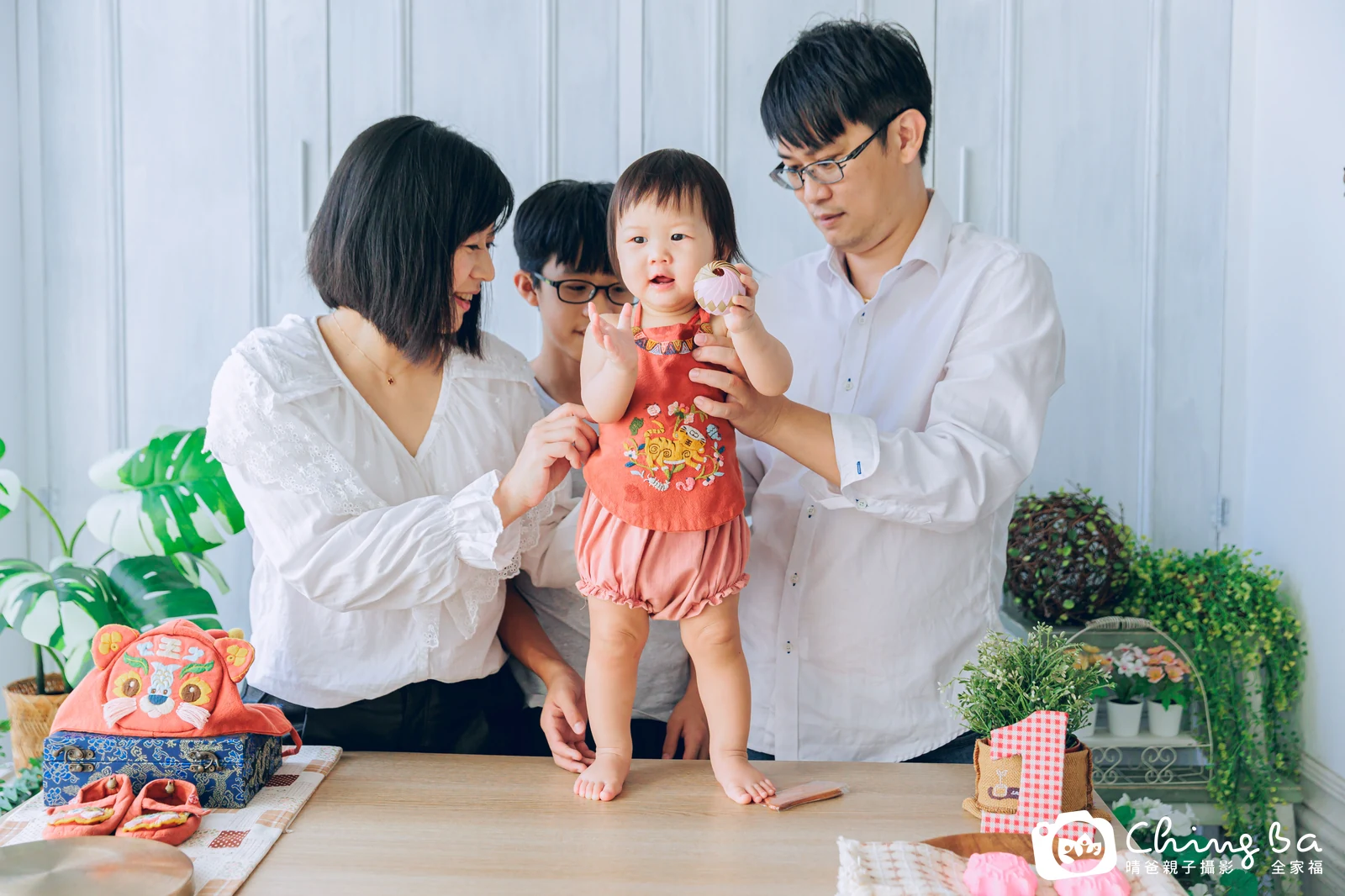 瑄瑄在台中拍小家庭抓周的珍貴一刻