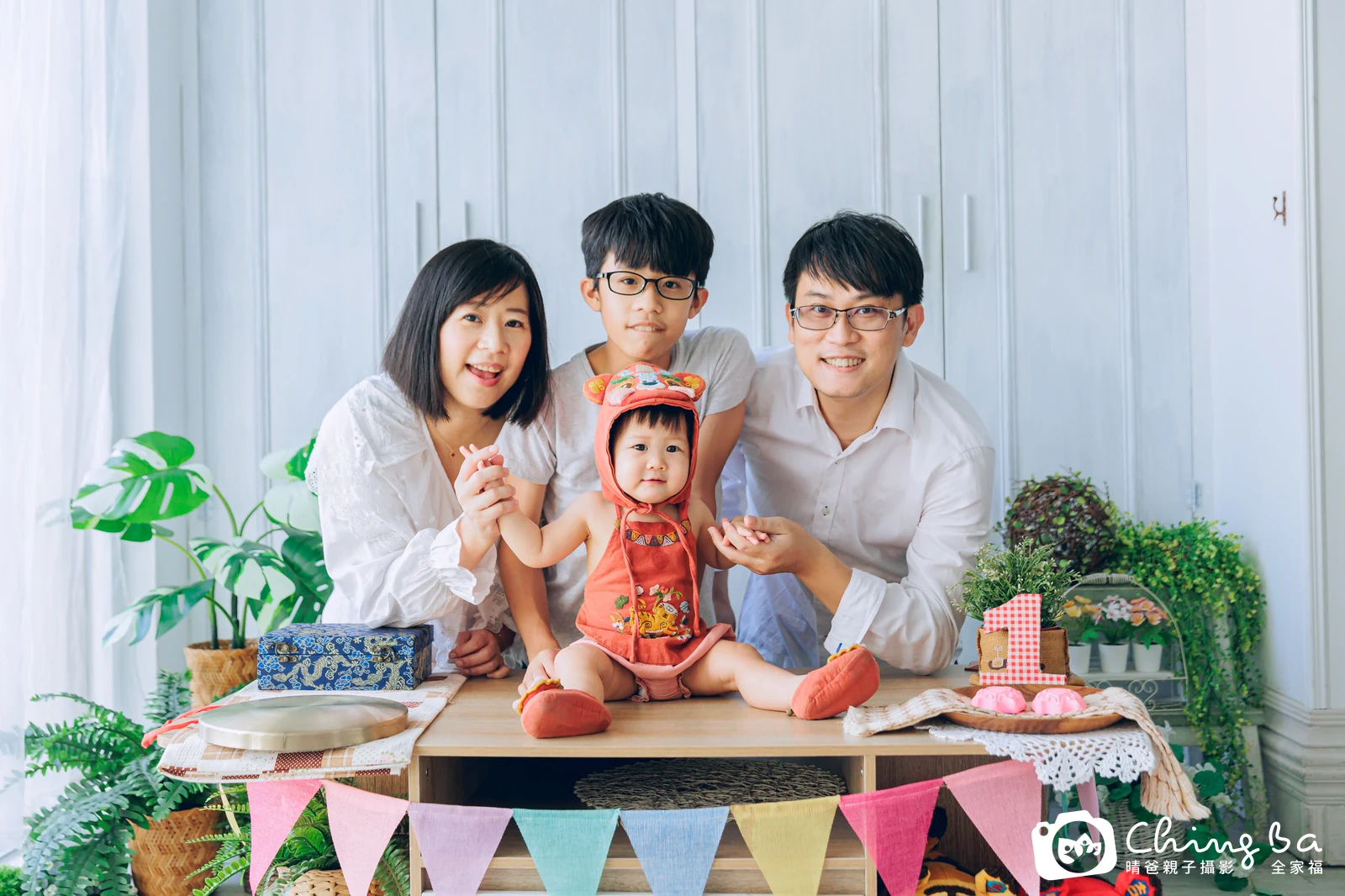 瑄瑄 1 歲寶貝 台中小家庭抓周紀念照｜晴爸親子攝影