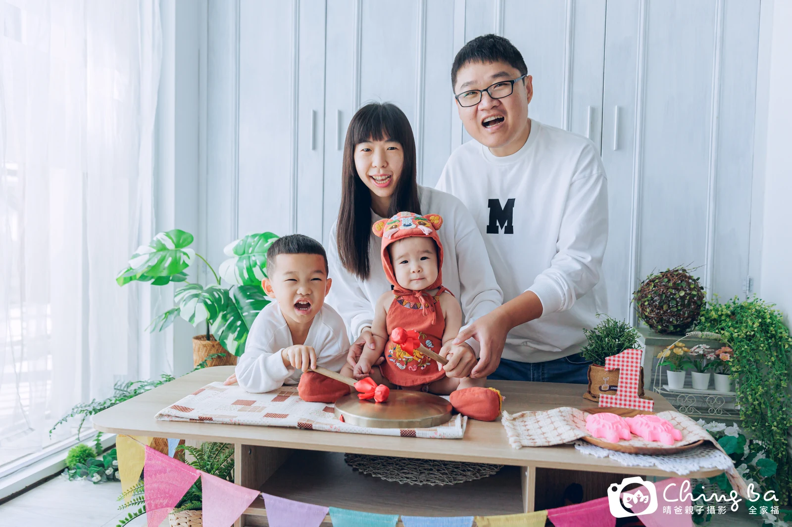 小家庭抓周拍作品|2024 年冬季|晴爸親子攝影