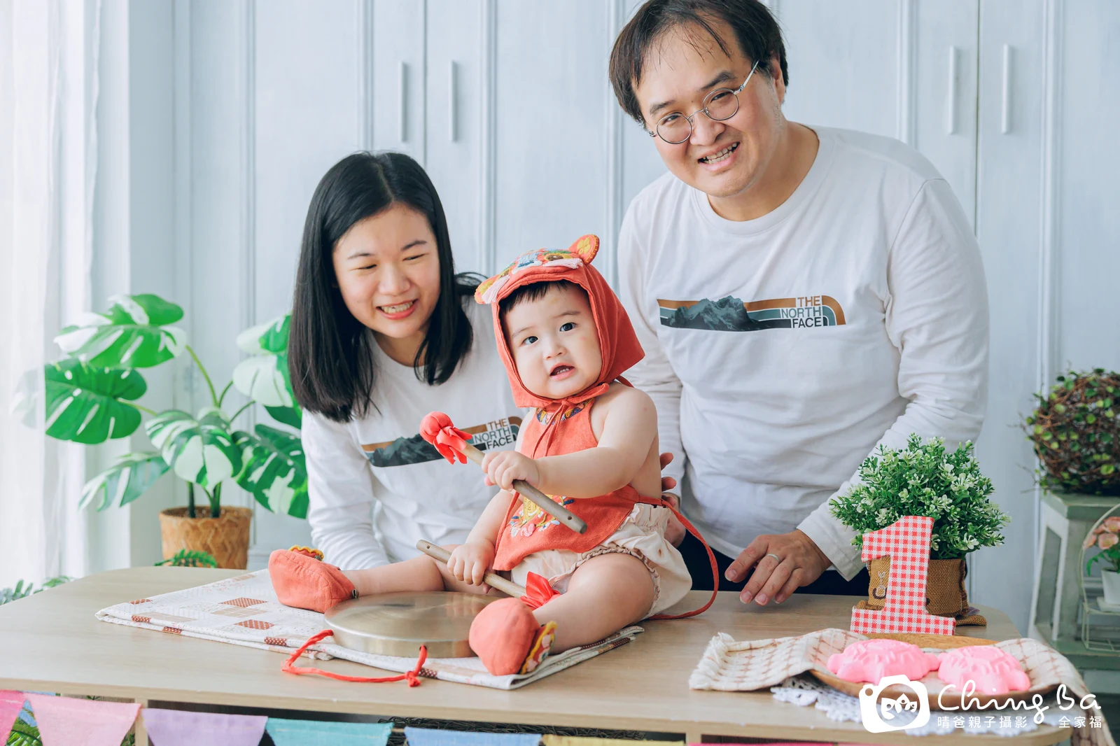 小家庭抓周拍作品｜2026 年春季｜晴爸親子攝影