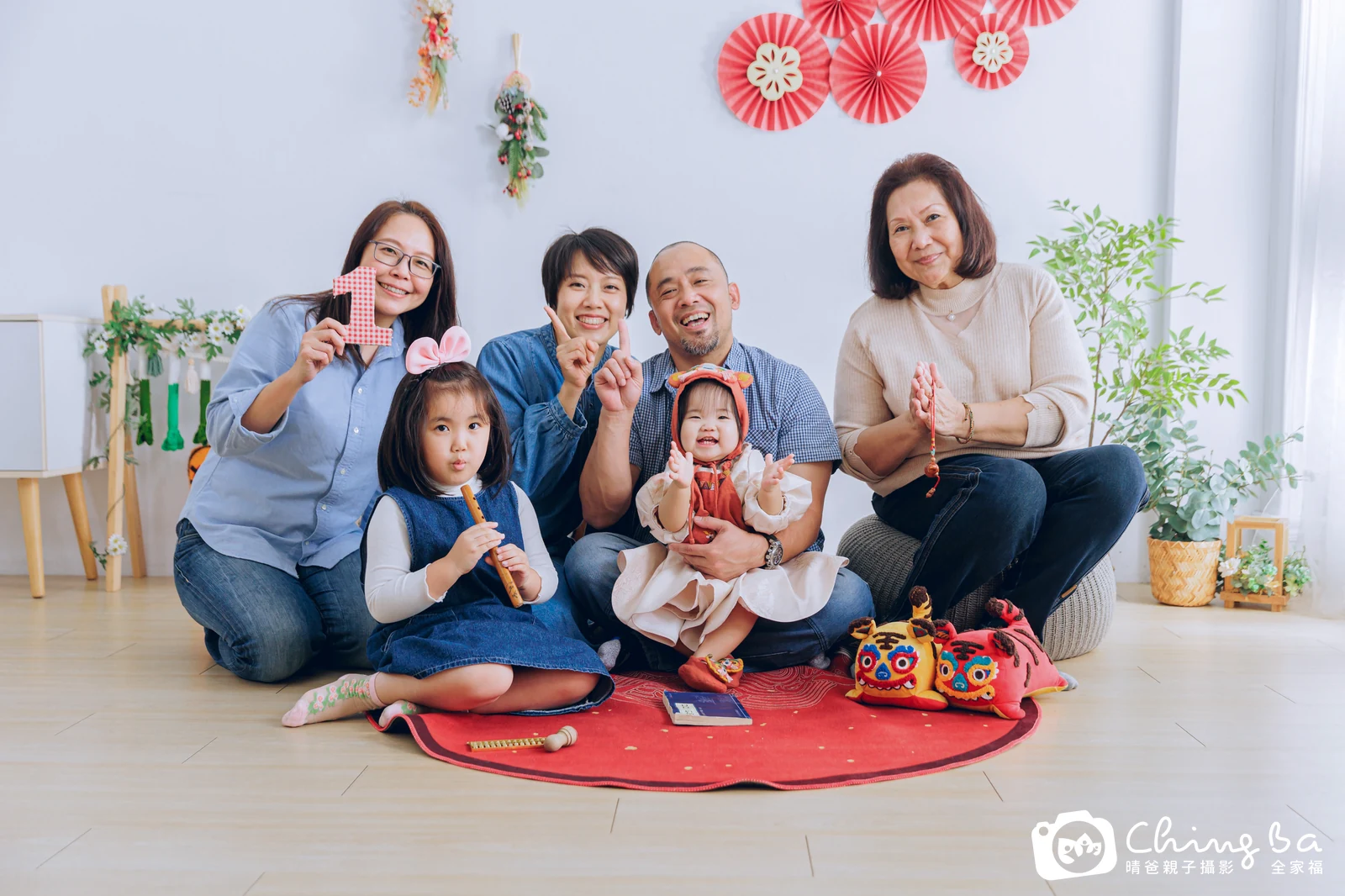 小家庭抓周拍作品|2025 年冬季|晴爸親子攝影
