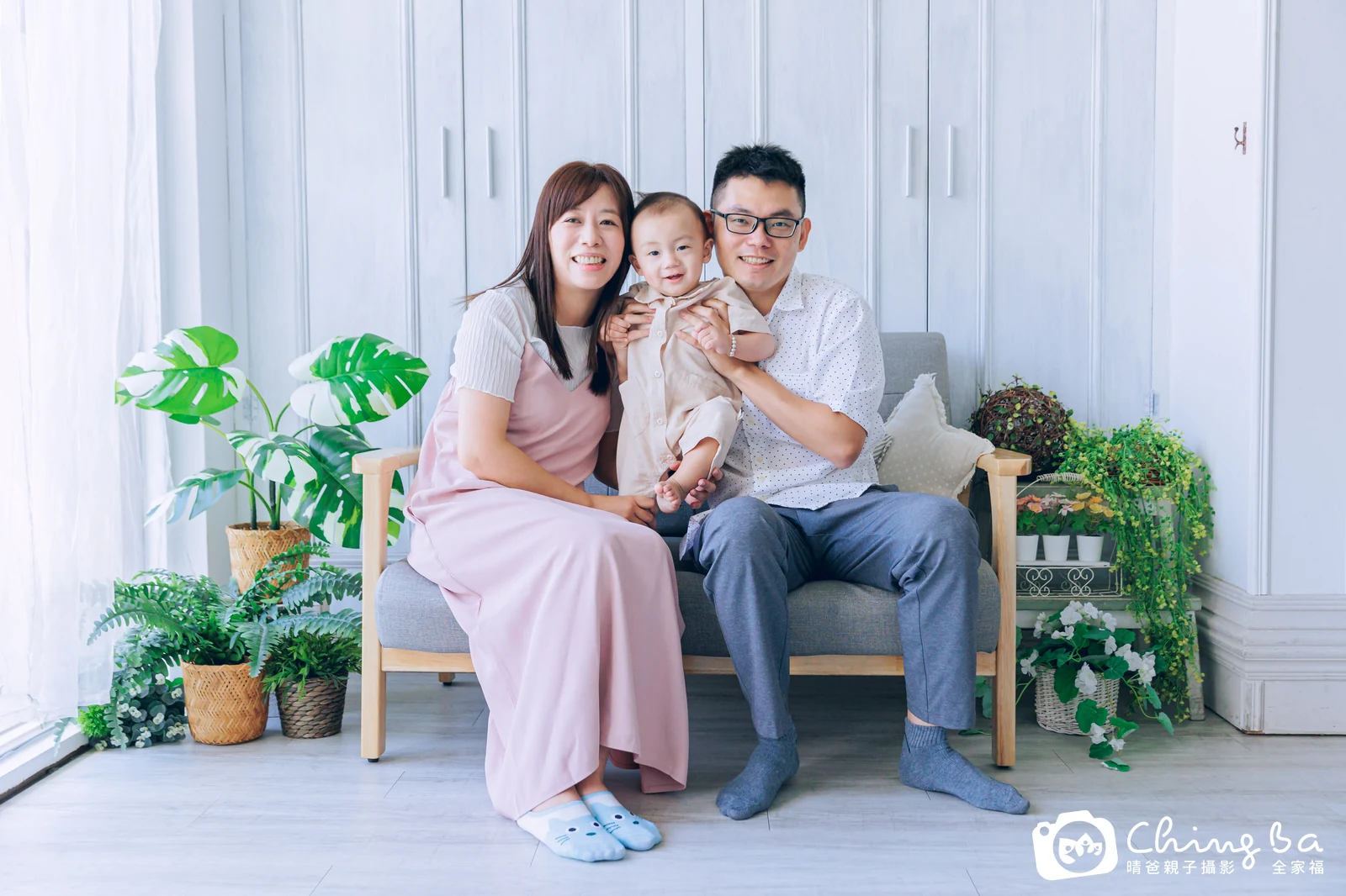 羅小寶周歲抓周儀式的紀錄（2023 年夏季）
