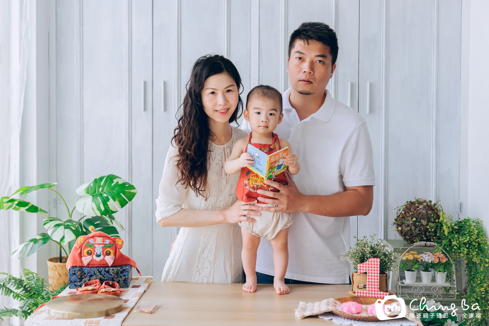 宬宬在台中拍小家庭抓周的珍貴一刻
