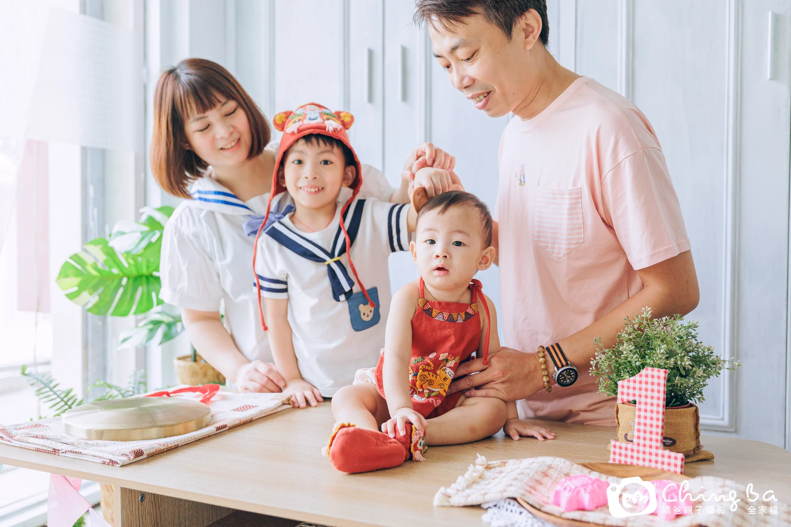 小家庭抓周拍作品|2022 年夏季|晴爸親子攝影