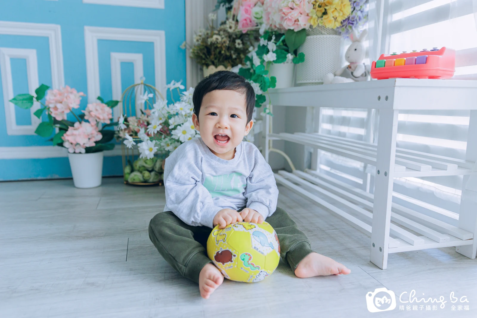 小小龍周歲抓周儀式的紀錄（2025 年春季）