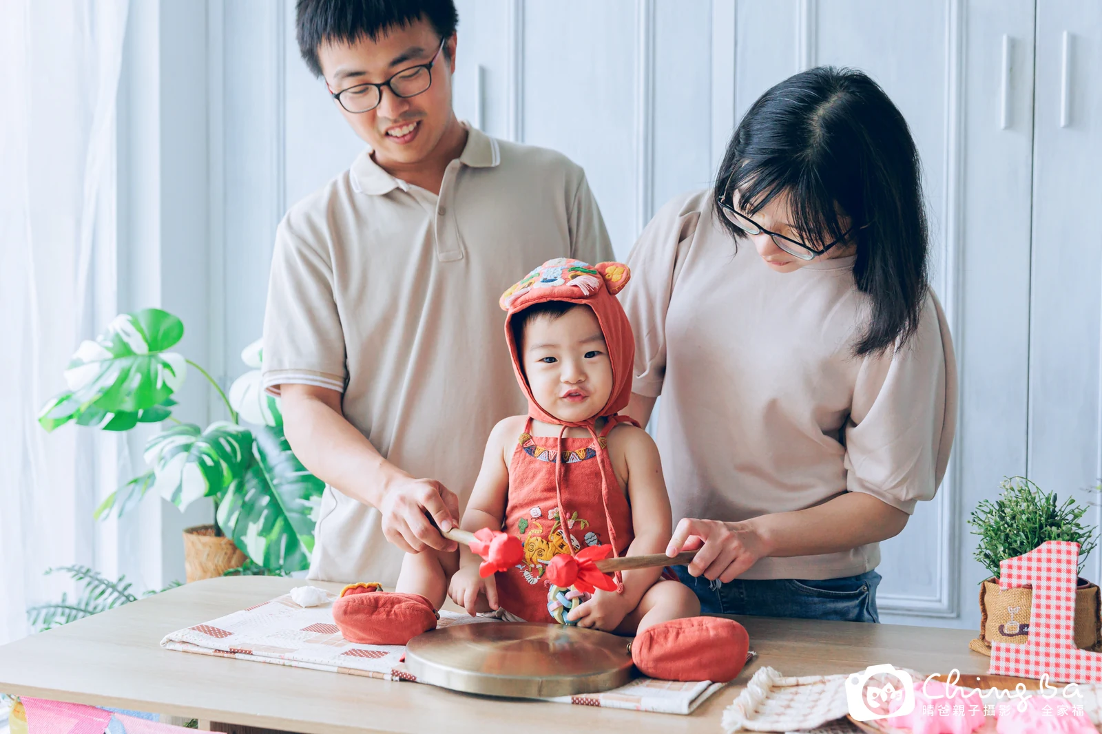 騰騰 1 歲 1 個月寶貝 台中小家庭抓周紀念照｜晴爸親子攝影