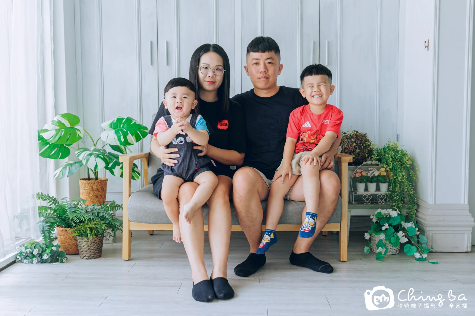 均的台中小家庭抓周拍攝現場