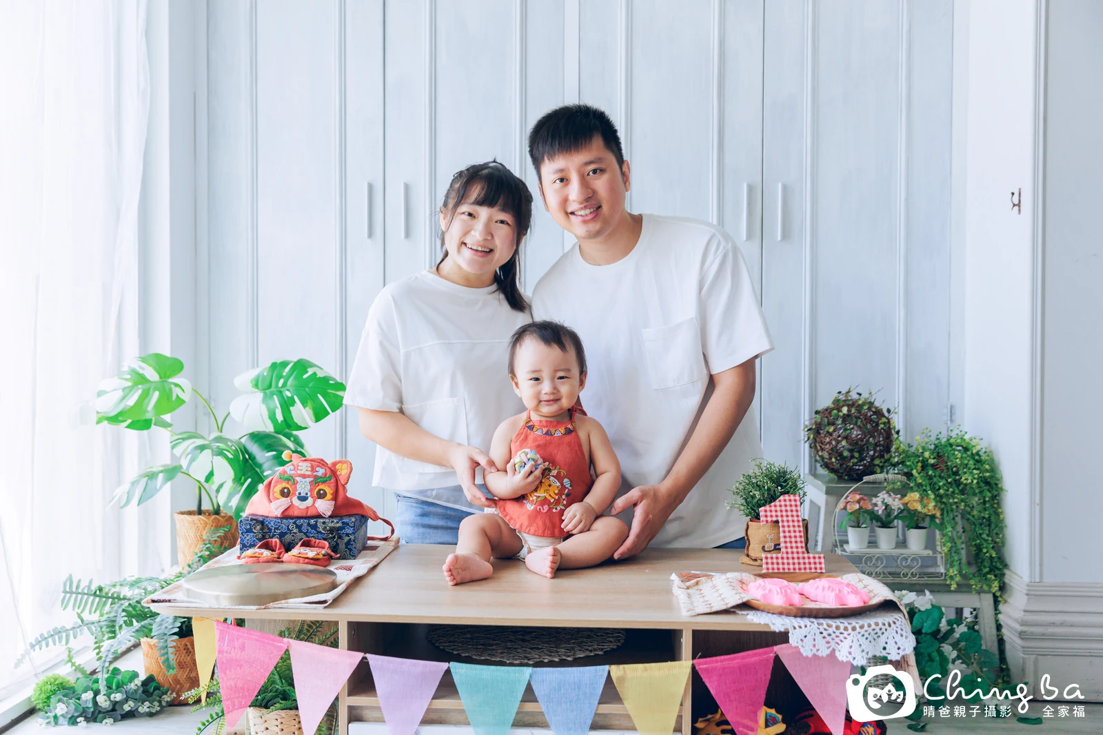 安安在台中拍小家庭抓周的珍貴一刻