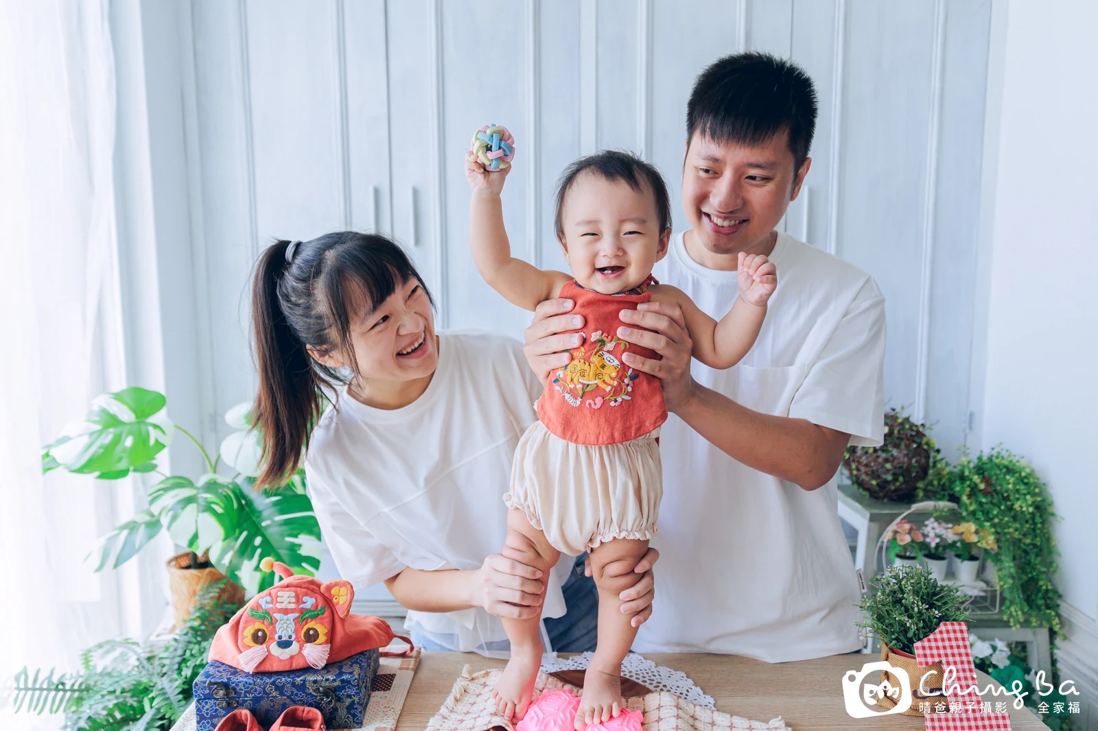 小家庭抓周拍作品|2024 年秋季|晴爸親子攝影